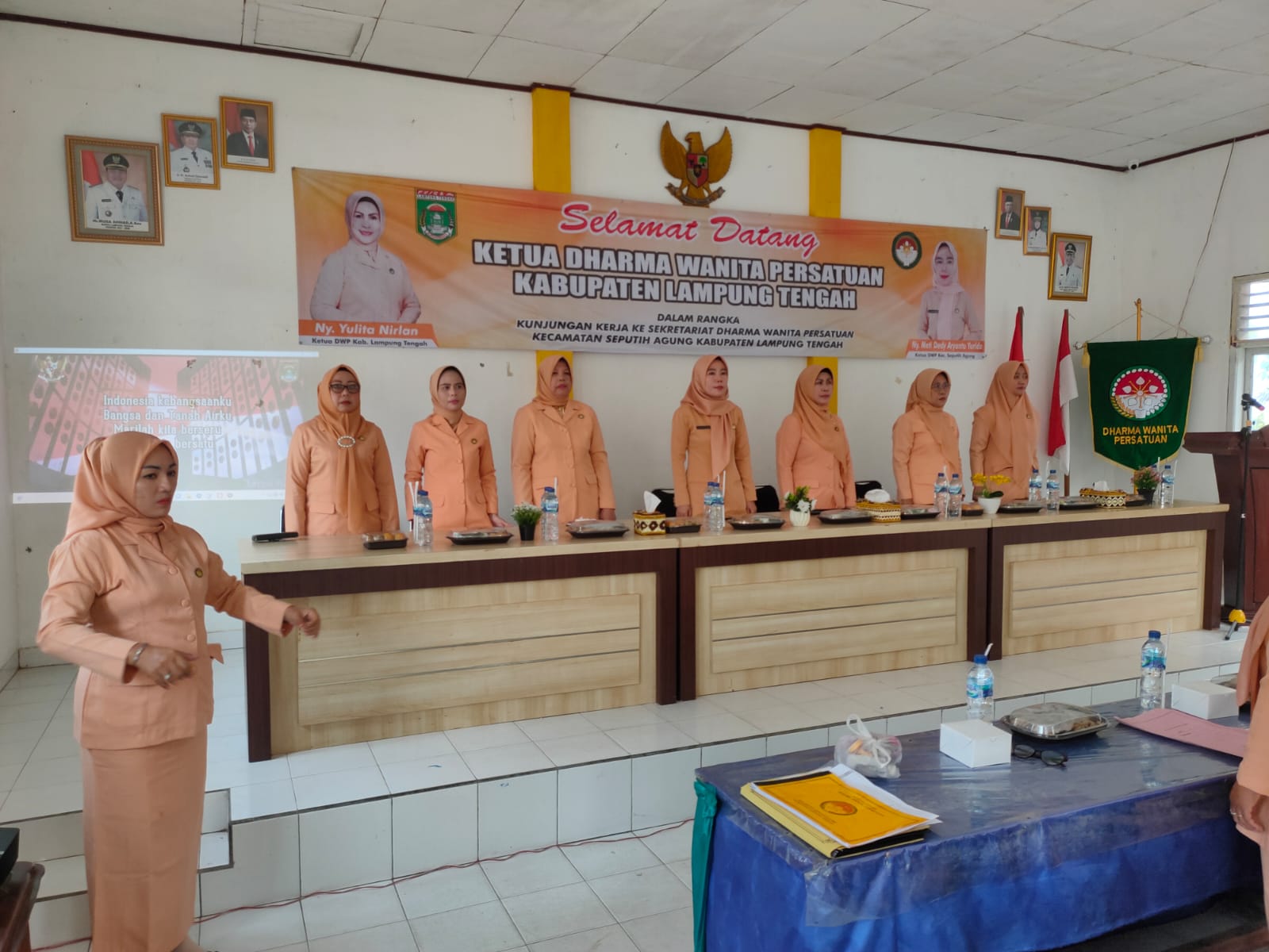 Kunjungan Kerja sekaligus pembinaan Dharma Wanita Persatuan Kabupaten Lampung Tengah ke Dharma Wanita Persatuan Kecamatan Seputih Agung (Senin, 02 Oktober 2023)